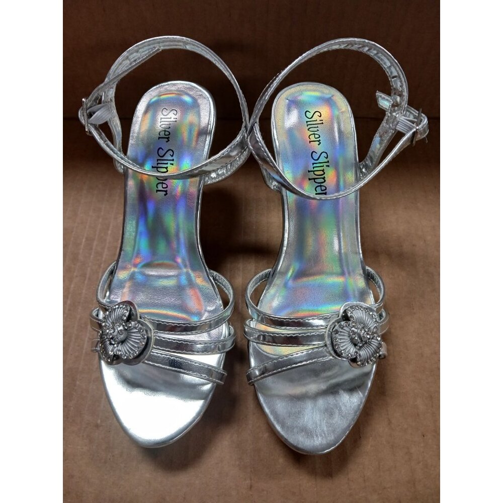 Silver Slipper Girls Size 1M NEW